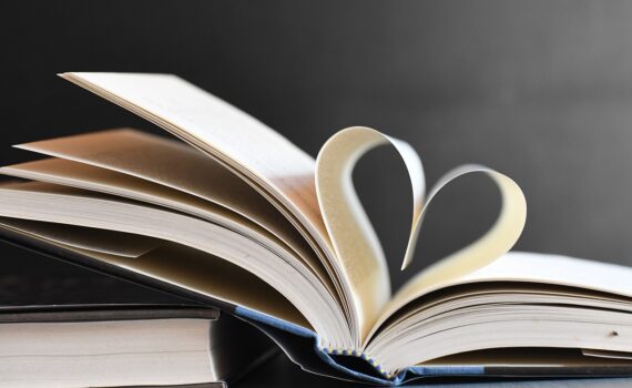 books heart pages literature 5615562